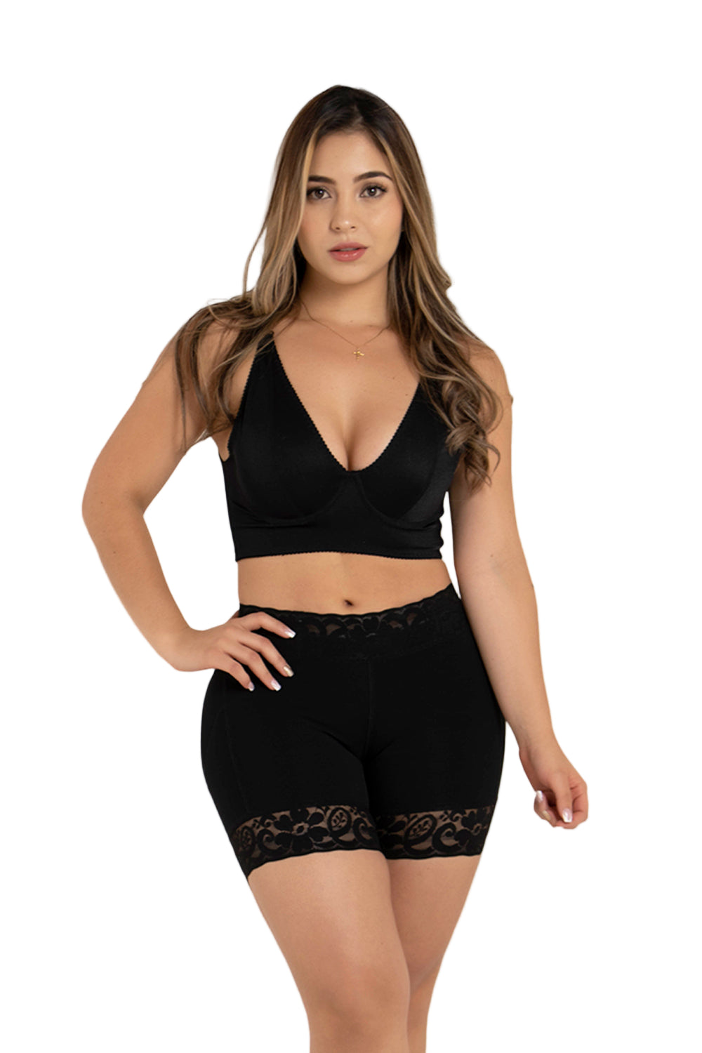 SHORT LEVANTA COLA - 047